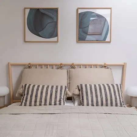 Bright Designer Mansard In City Centre Apartment Riga